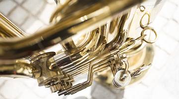 Perspektivische Ansicht einer Tuba dem tiefen Blasmusikinstrumen