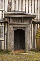 Antiker Eingang aus Holz mit Schnitzereien